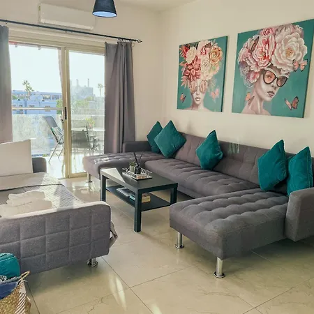 1b Seaside Orchid, Sea, Center