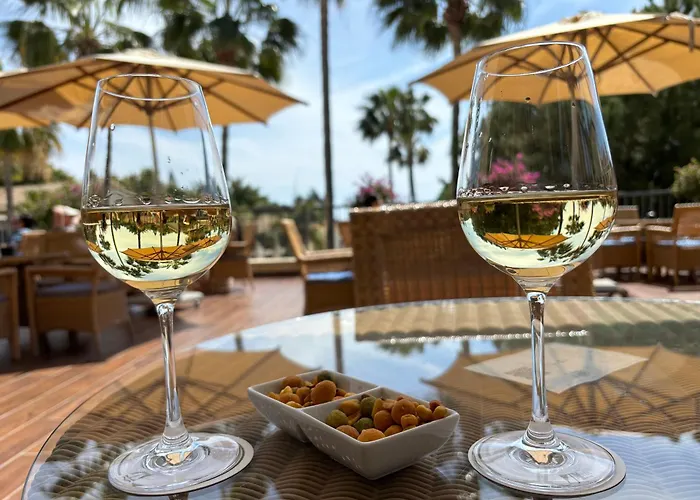 1b Seaside Orchid, Sea, Center