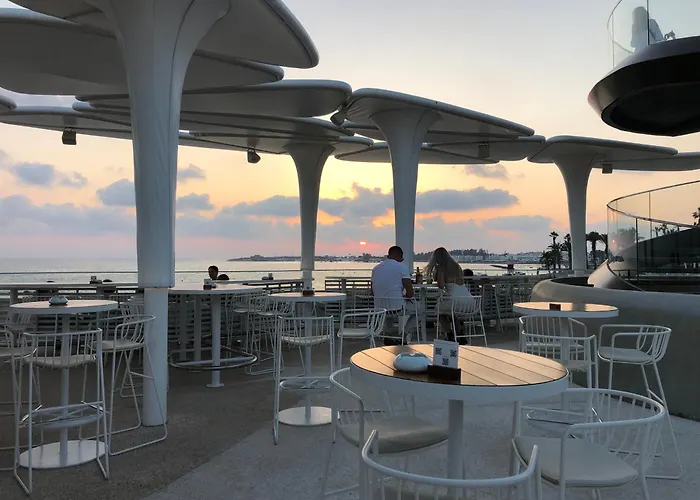 1b Seaside Orchid, Sea, Center *