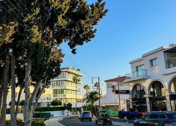 1b Seaside Orchid, Sea, Center アパート