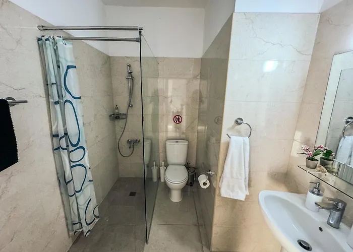 1b Seaside Orchid, Sea, Center