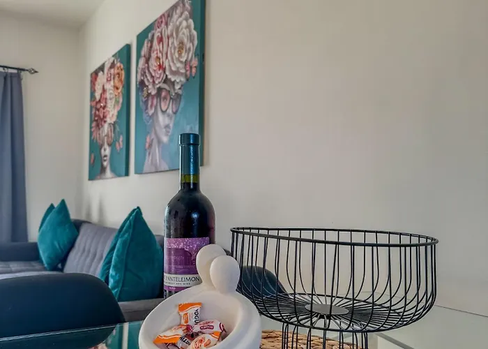 1b Seaside Orchid, Sea, Center アパート