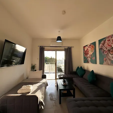 1b Seaside Orchid, Sea, Center Apartment Paphos